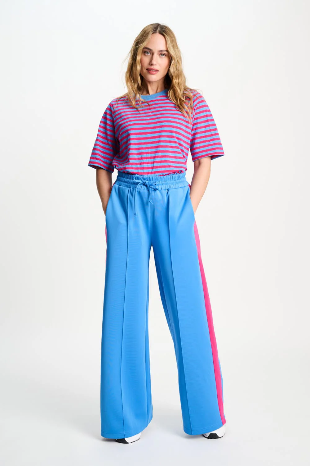 TRACKPANTS - Striped Smashing Blue